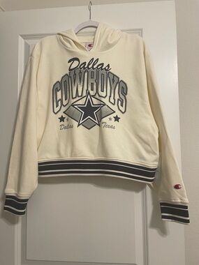 Champion Cream Dallas Cowboys Hooded Pullover with Gray Logo
